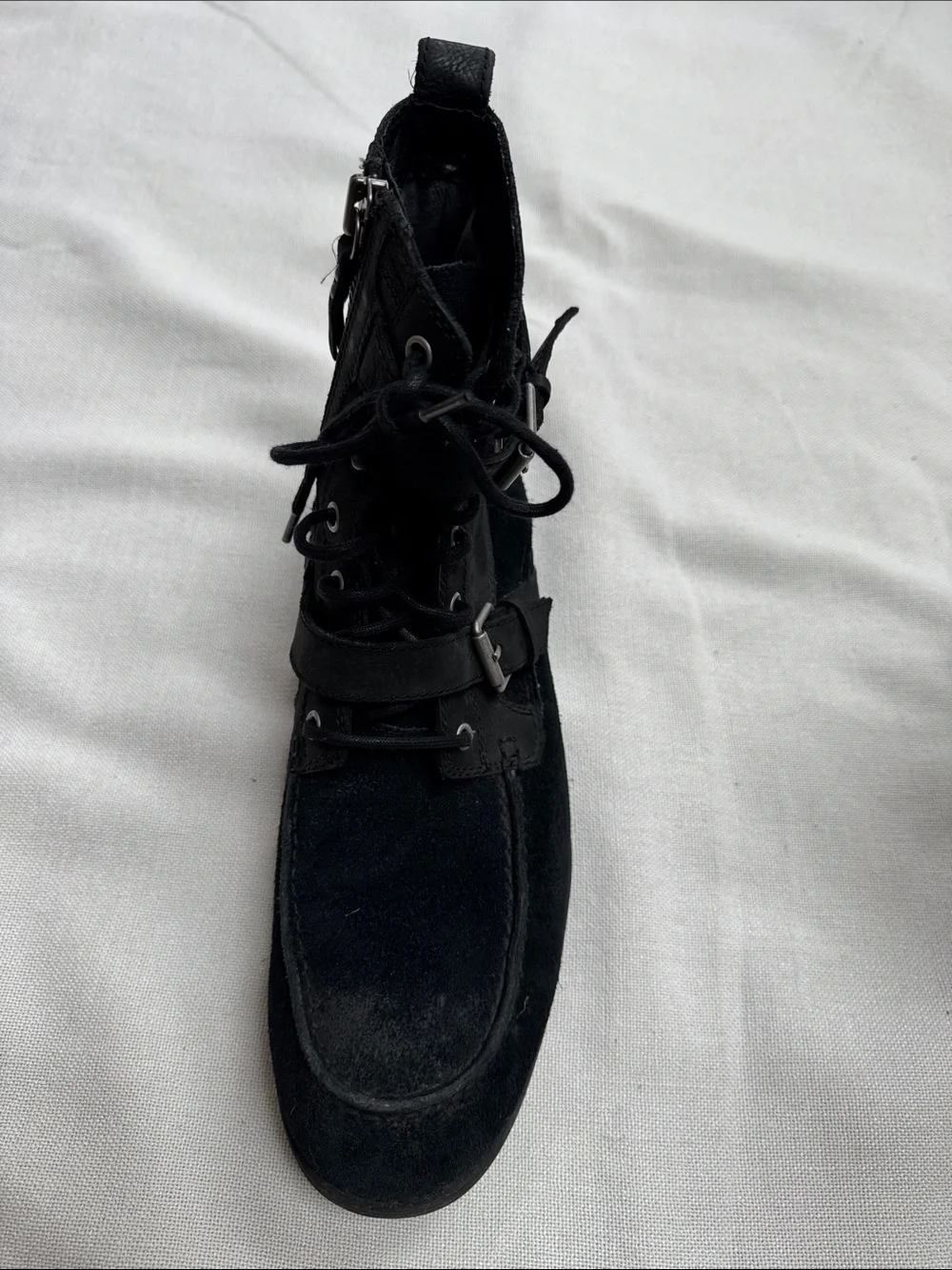 UGG stylish black